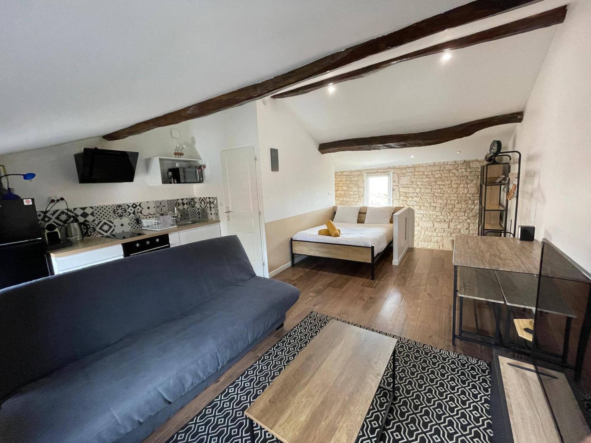 Chez Jean-Yves Et Zoe - Le Saint Andre - Au Calme, Tres Propre, Proche Parkings, Clim Apartment Niort Exterior photo